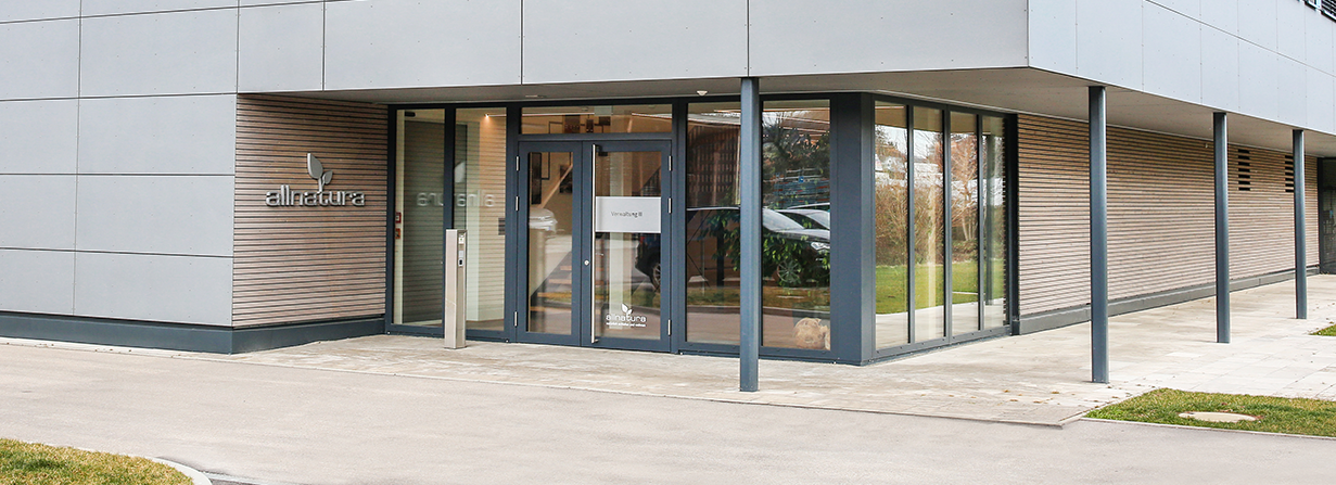 Foto vom Eingangsbereich des Firmengebäudes