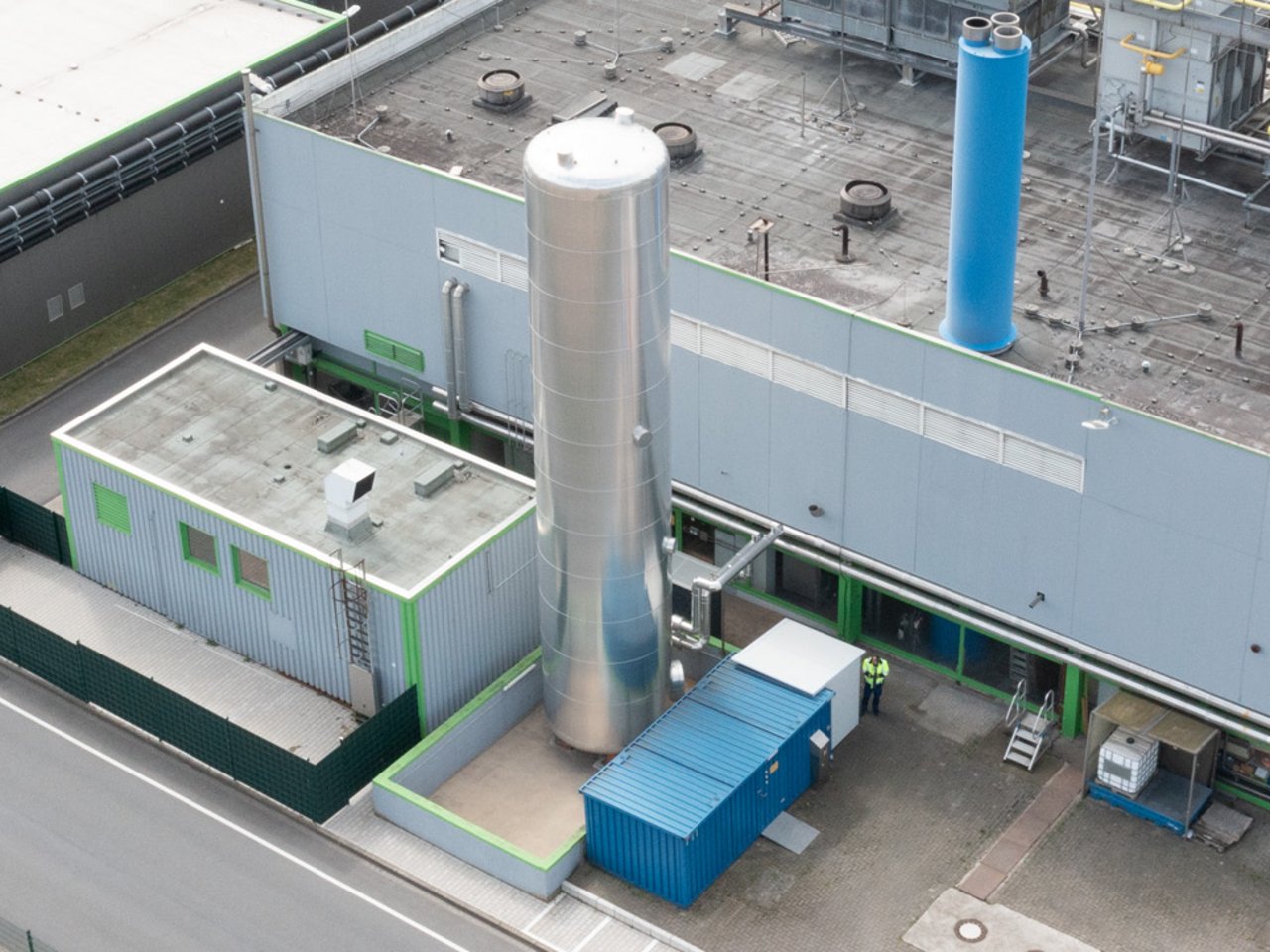 Foto der Wärmerückgewinnungsanlage auf dem Betriebsgelände