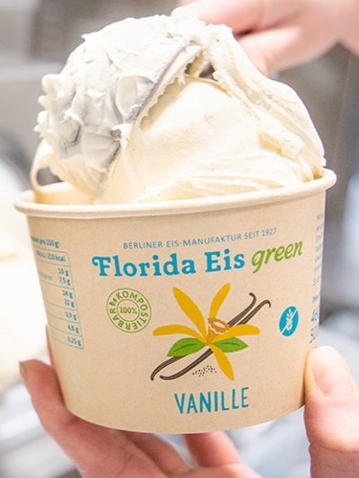 Foto von Eis im Bambusbecher